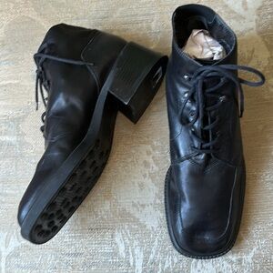 Enzo Anglioni Sz 10M lace up black leather ankle casual work stacked heel boots